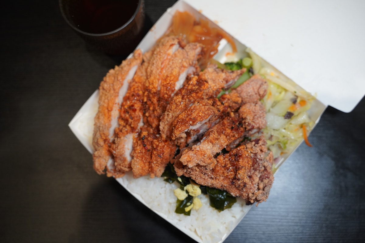 【享米飯堂】宜蘭大學美食推薦 宜蘭在地平價麵飯小吃便當 招牌必點自製川味麻辣雞/秘製酸辣雞