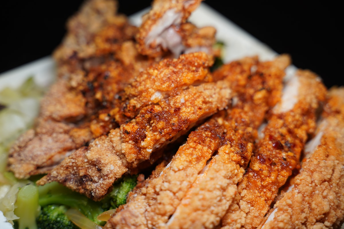 【享米飯堂】宜蘭大學美食推薦 宜蘭在地平價麵飯小吃便當 招牌必點自製川味麻辣雞/秘製酸辣雞