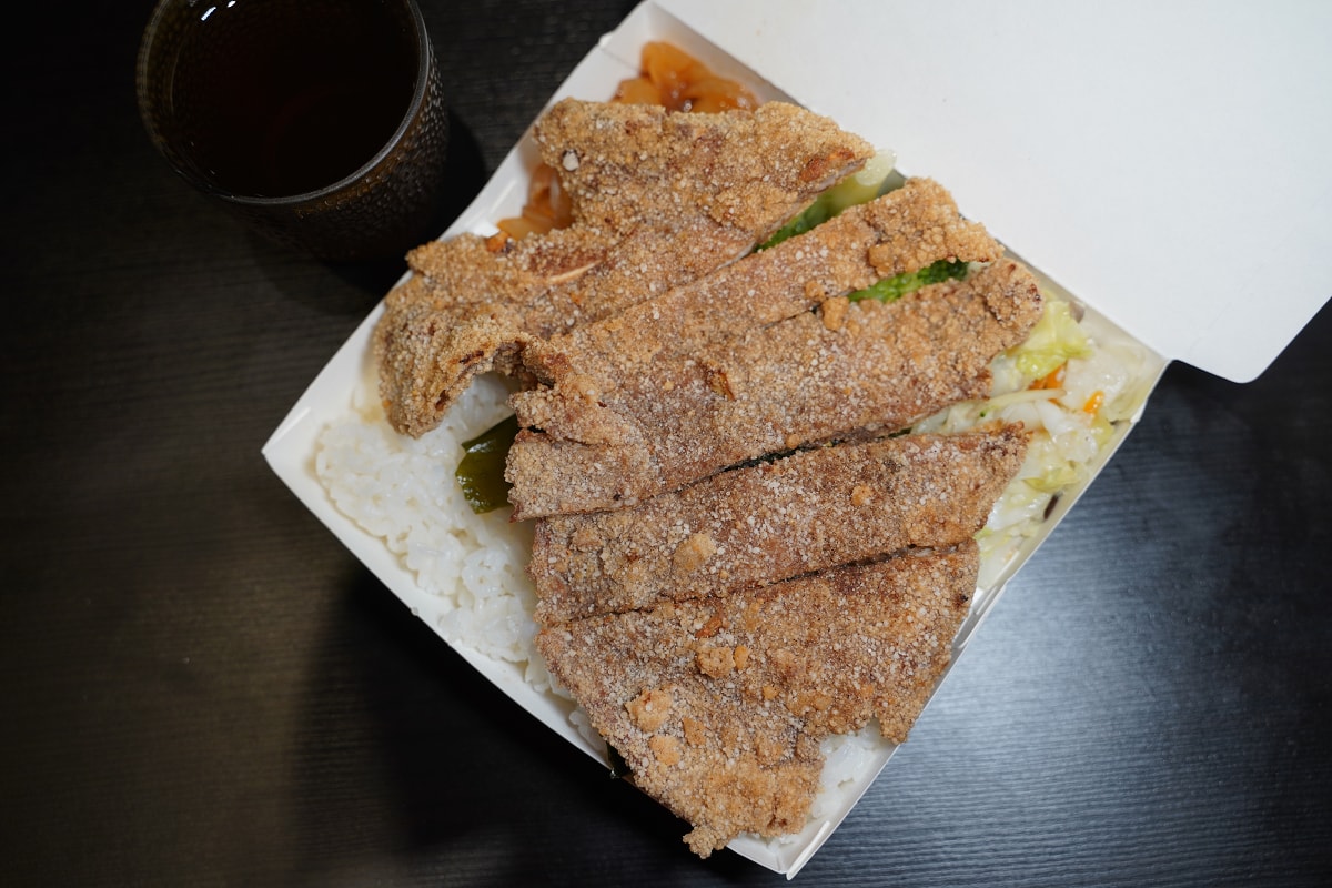 【享米飯堂】宜蘭大學美食推薦 宜蘭在地平價麵飯小吃便當 招牌必點自製川味麻辣雞/秘製酸辣雞
