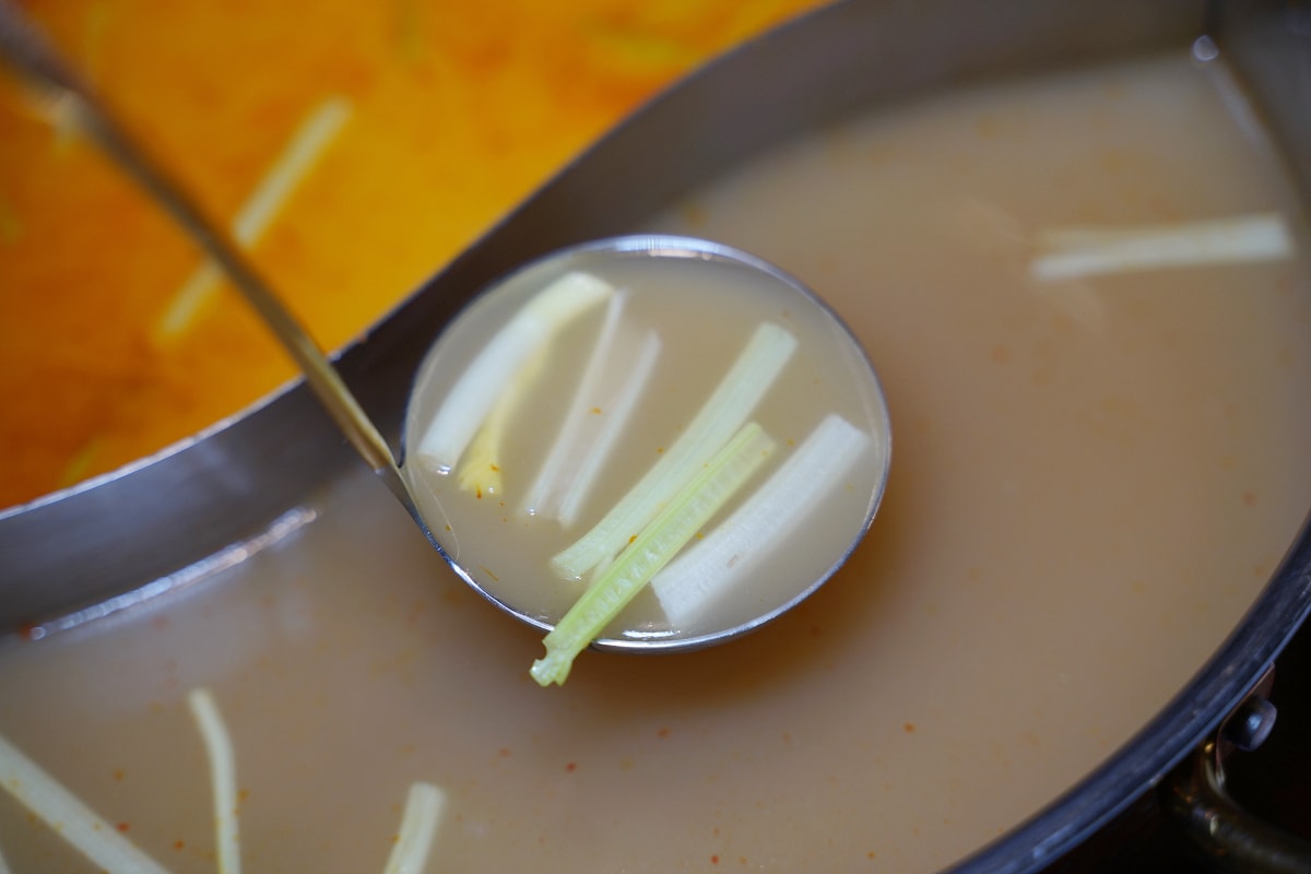 【老撈麻辣火鍋-順天外科醫院】大稻埕美食餐廳推薦 百年歷史日式老宅空間 沒預訂吃不到雞煲蟹鍋