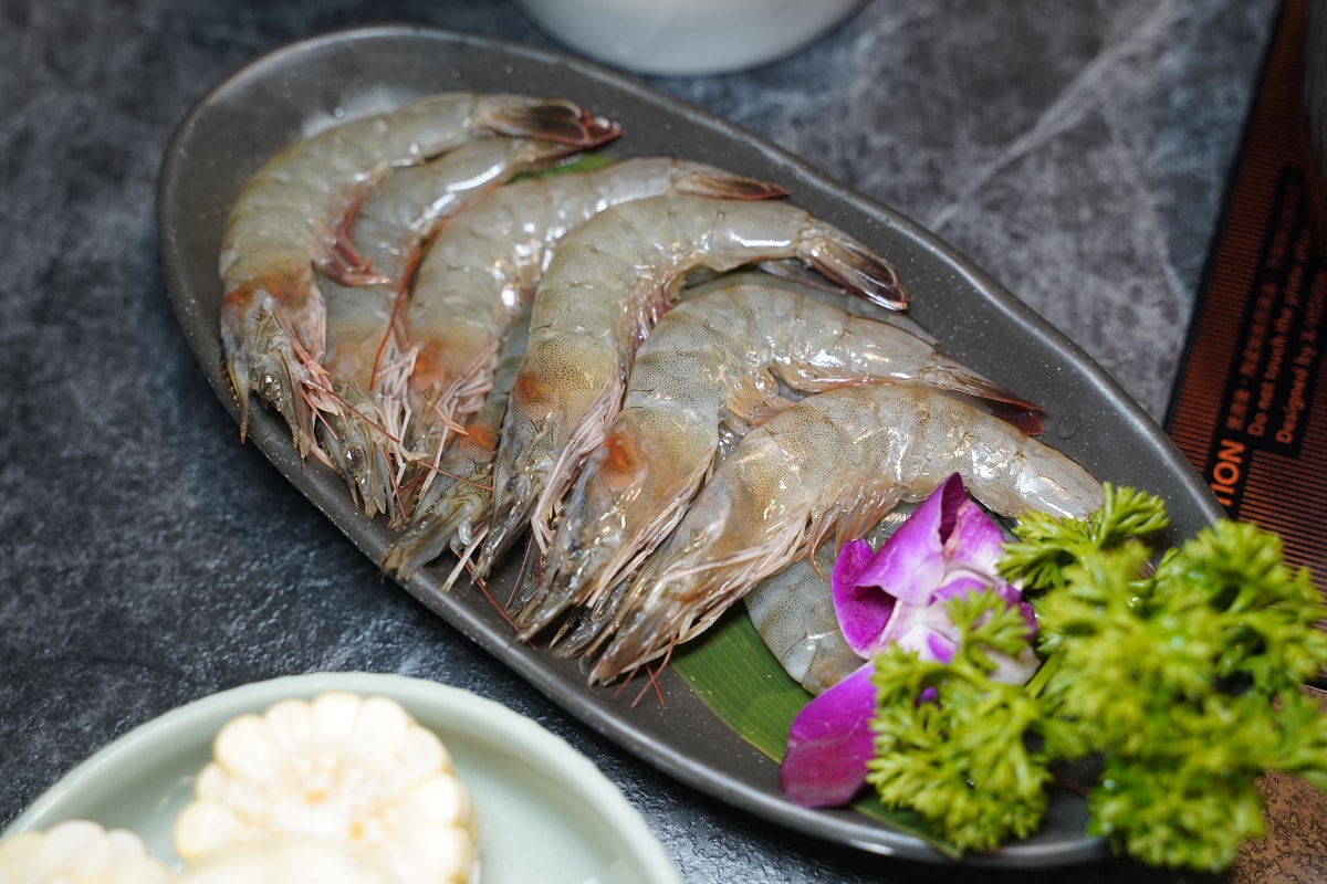 【老撈麻辣火鍋-順天外科醫院】大稻埕美食餐廳推薦 百年歷史日式老宅空間 沒預訂吃不到雞煲蟹鍋