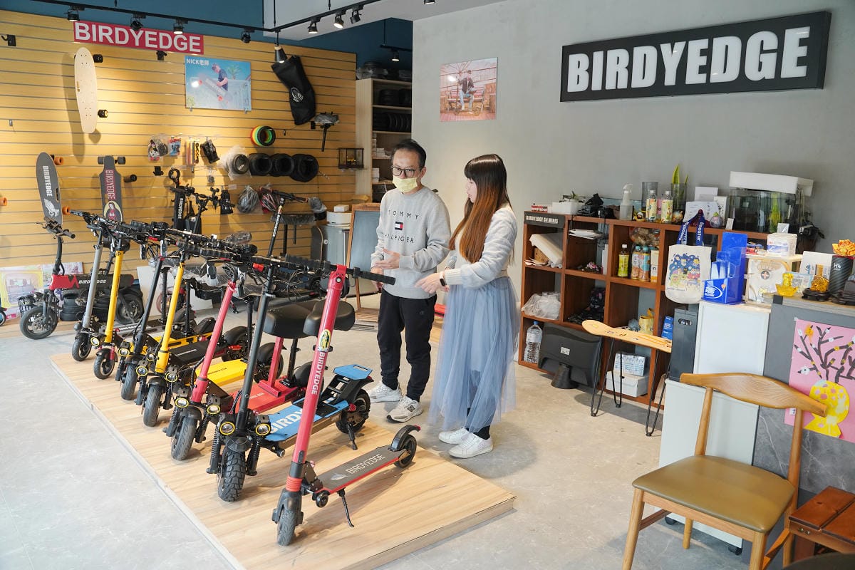 【BIRDSEDGE電動滑板電動滑板車】台灣電動滑板車推薦 實體店面完整保固可試乘 台北/桃園/新竹/雲林/台南/高雄皆有門市