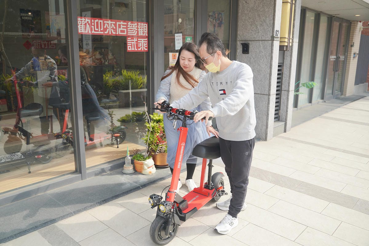 【BIRDSEDGE電動滑板電動滑板車】台灣電動滑板車推薦 實體店面完整保固可試乘 台北/桃園/新竹/雲林/台南/高雄皆有門市