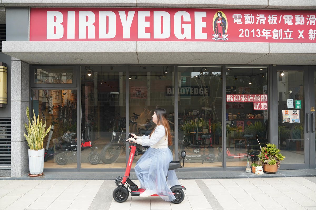 【BIRDSEDGE電動滑板電動滑板車】台灣電動滑板車推薦 實體店面完整保固可試乘 台北/桃園/新竹/雲林/台南/高雄皆有門市