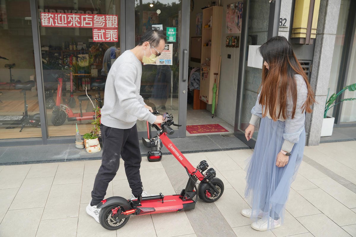 【BIRDSEDGE電動滑板電動滑板車】台灣電動滑板車推薦 實體店面完整保固可試乘 台北/桃園/新竹/雲林/台南/高雄皆有門市