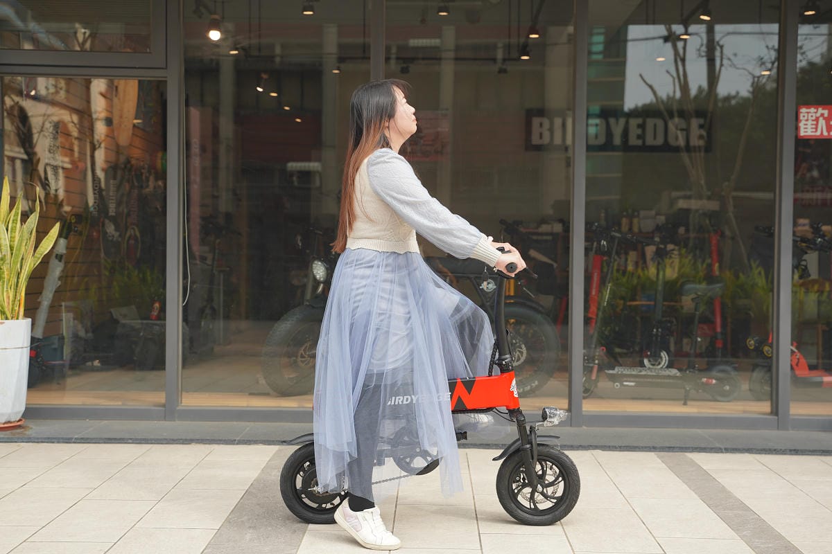 【BIRDSEDGE電動滑板電動滑板車】台灣電動滑板車推薦 實體店面完整保固可試乘 台北/桃園/新竹/雲林/台南/高雄皆有門市