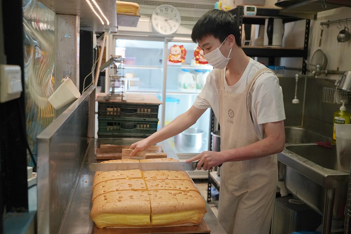 【初蛋糕豆漿蛋糕三峽老街店】三峽老街伴手禮推薦 堅持82顆手打紅仁蛋 三峽彌月蛋糕首選