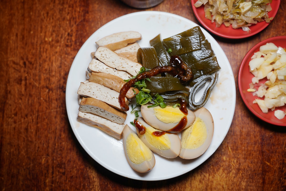 【牛耳精緻麵館】內湖牛肉麵推薦 黃仁勳最愛紅燒半筋半肉麵 內湖超人氣排隊美食 近捷運西湖站