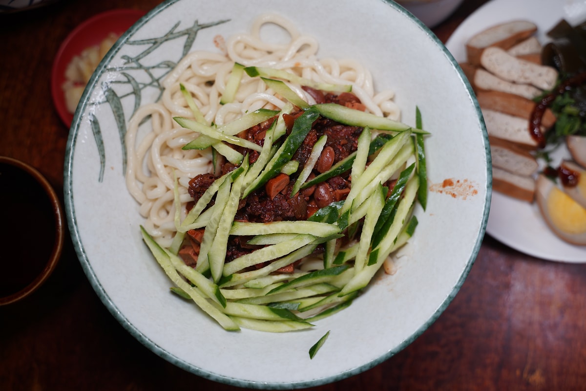 【牛耳精緻麵館】內湖牛肉麵推薦 黃仁勳最愛紅燒半筋半肉麵 內湖超人氣排隊美食 近捷運西湖站