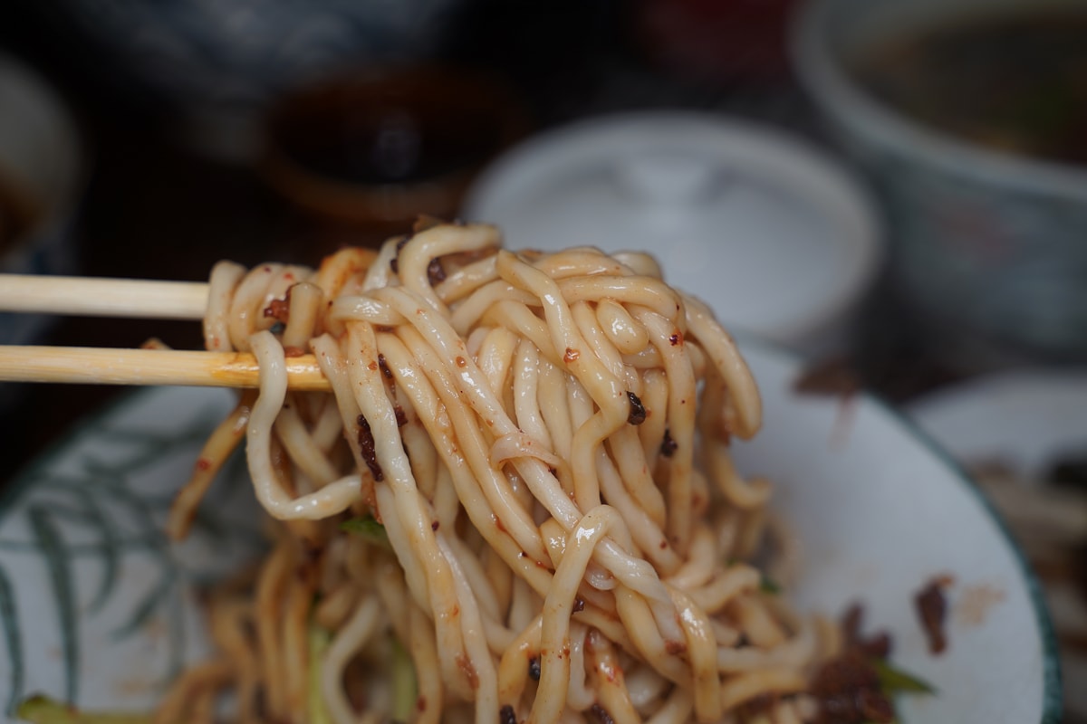 【牛耳精緻麵館】內湖牛肉麵推薦 黃仁勳最愛紅燒半筋半肉麵 內湖超人氣排隊美食 近捷運西湖站