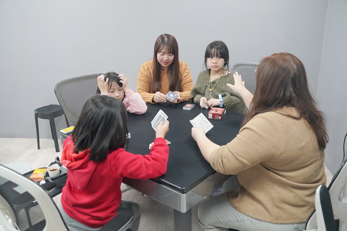 【來都來了自助桌遊】中壢24H桌遊店推薦 全新開幕買1小時送1小時 包廂式獨立空間自動麻將桌