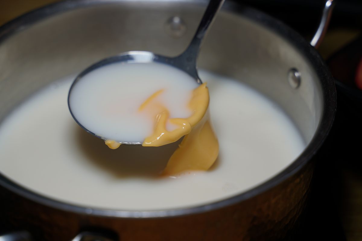 【魚路小棧精緻鍋物】金山火鍋半自助吃到飽 網美用餐環境寬敞唱歌包廂 免費停車木造庭園餐廳