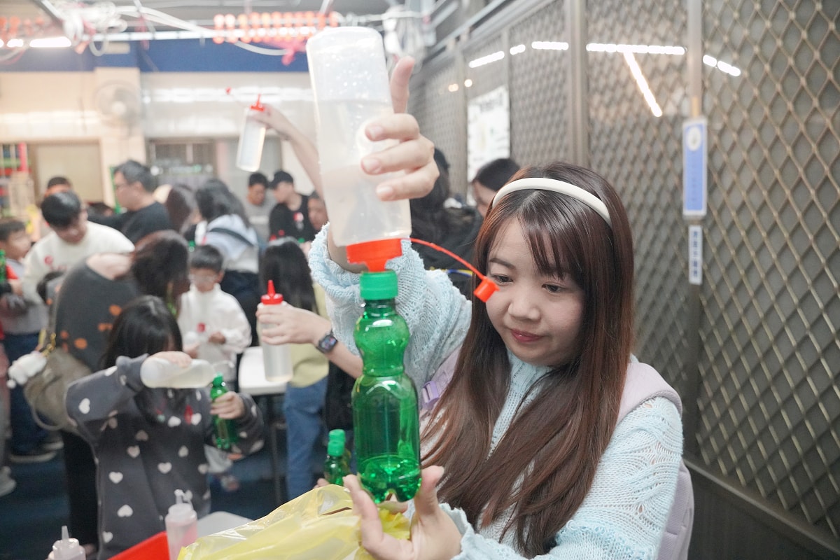 【大補內彈珠汽水觀光工廠】苗栗銅鑼親子室內景點推薦 預約制套裝行程 彈珠汽水DIY無限暢飲