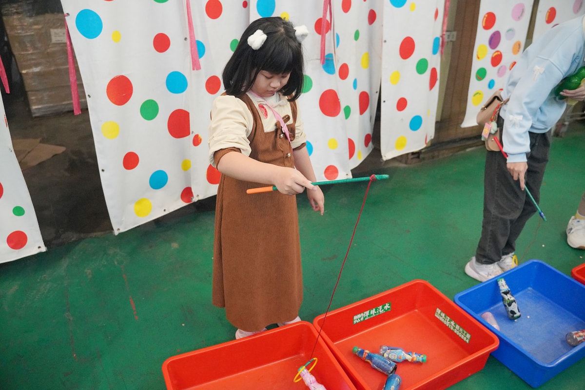 【大補內彈珠汽水觀光工廠】苗栗銅鑼親子室內景點推薦 預約制套裝行程 彈珠汽水DIY無限暢飲