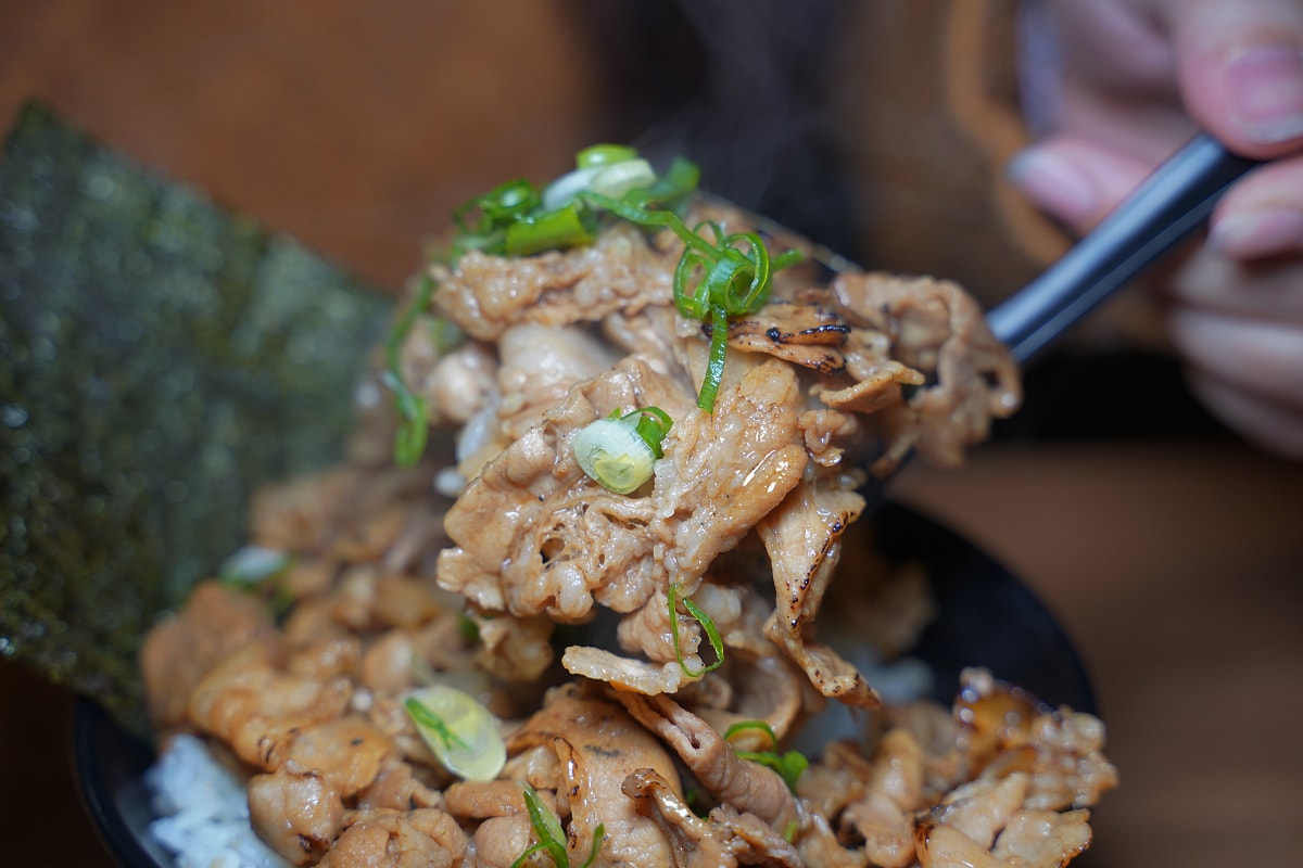 【牛丁次郎坊x深夜裡的和魂燒肉丼x內壢分支】內壢燒肉丼飯推薦 日本直火燒肉丼及烤牛排定食專門 - 第9張圖 【牛丁次郎坊x深夜裡的和魂燒肉丼x內壢分支】內壢燒肉丼飯推薦 日本直火燒肉丼及烤牛排定食專門