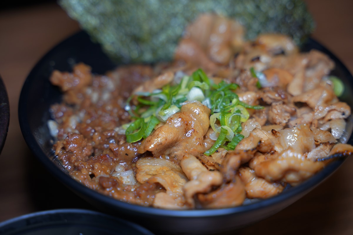 【牛丁次郎坊x深夜裡的和魂燒肉丼x內壢分支】內壢燒肉丼飯推薦 日本直火燒肉丼及烤牛排定食專門 - 第10張圖 【牛丁次郎坊x深夜裡的和魂燒肉丼x內壢分支】內壢燒肉丼飯推薦 日本直火燒肉丼及烤牛排定食專門