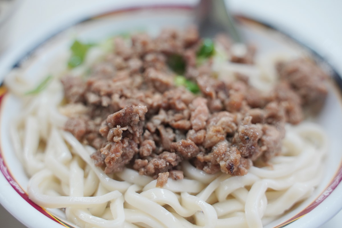 【小吳牛肉麵】台北萬華西門町牛肉麵推薦 台北24小時老字號人氣美食 前鄭州路38巷牛肉麵街