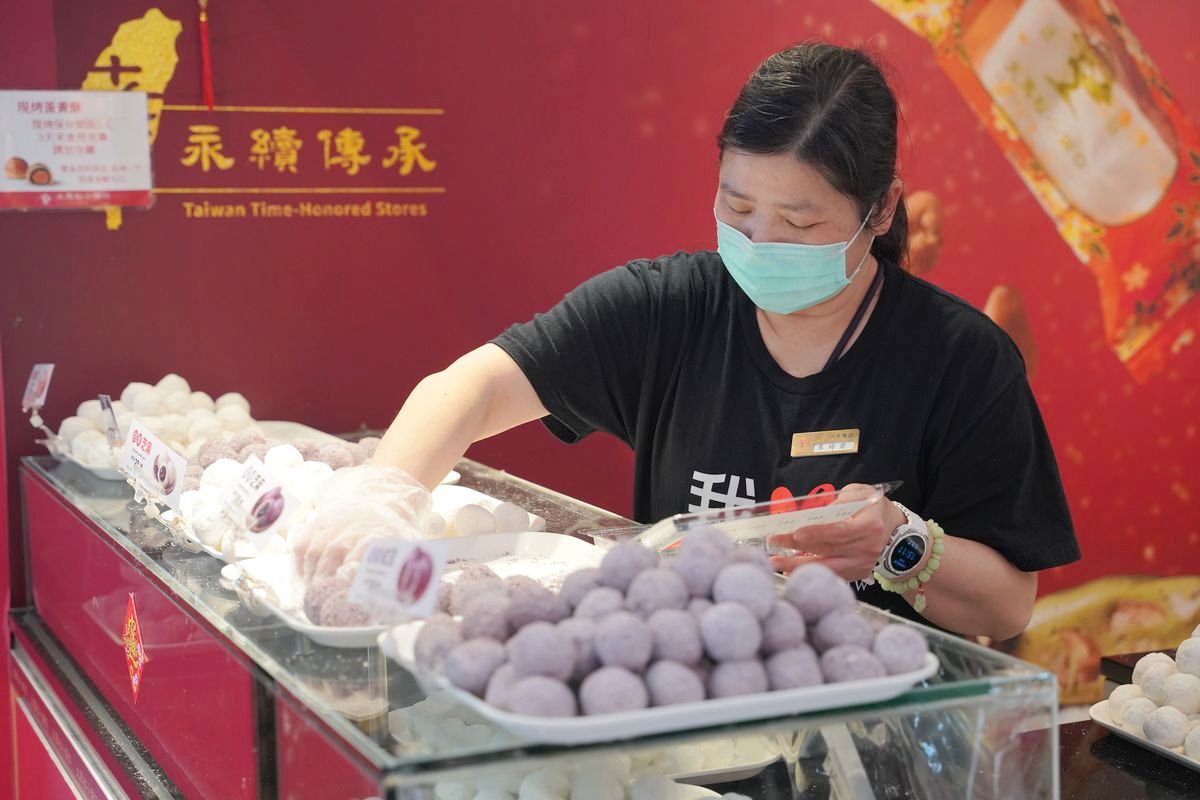 【大黑松小倆口 Salico Foods 博愛總店】台北現做現搖元宵推薦 台北伴手禮禮盒必買 - 第6張圖 【大黑松小倆口 Salico Foods 博愛總店】台北現做現搖元宵推薦 台北伴手禮禮盒必買