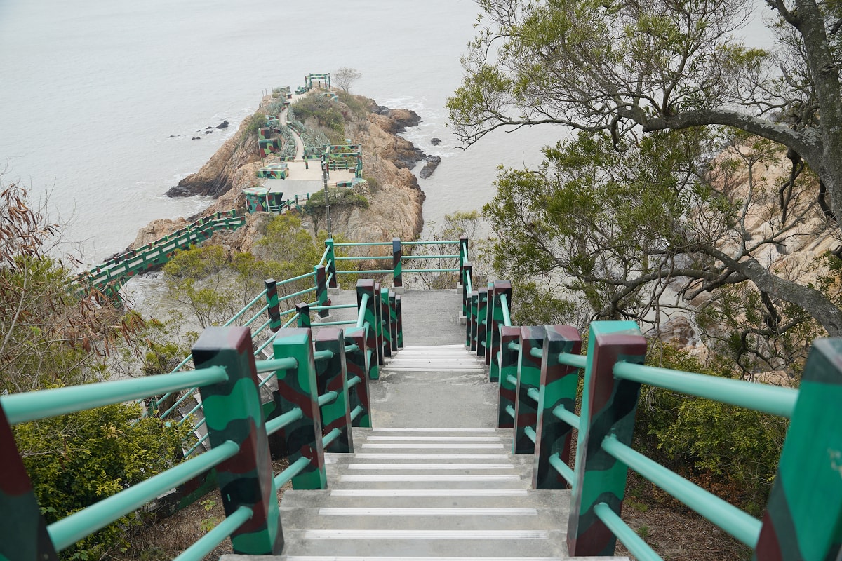 【鐵堡-南竿51據點】馬祖南竿免費景點推薦 深度體驗馬祖戰地風情 海上岩礁軍事據點坑道式碉堡