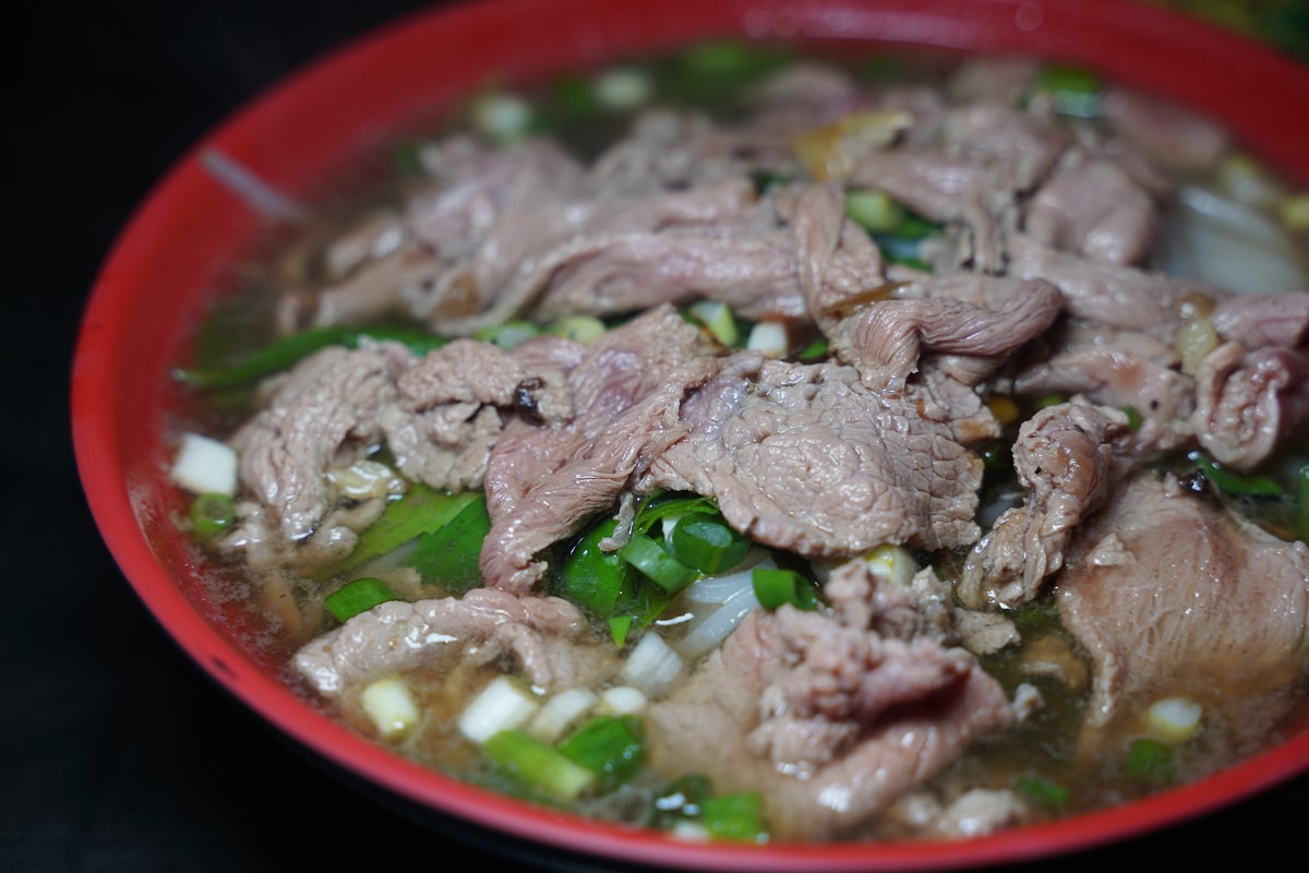【芃原小館】內壢小吃店推薦 超高CP值大份量 牛肉米線河粉/香茅雞便當美味必點 內壢巷子美食