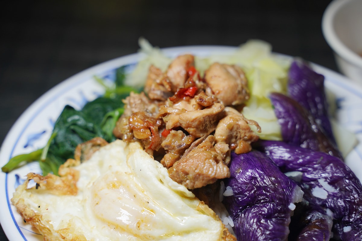 【芃原小館】內壢小吃店推薦 超高CP值大份量 牛肉米線河粉/香茅雞便當美味必點 內壢巷子美食