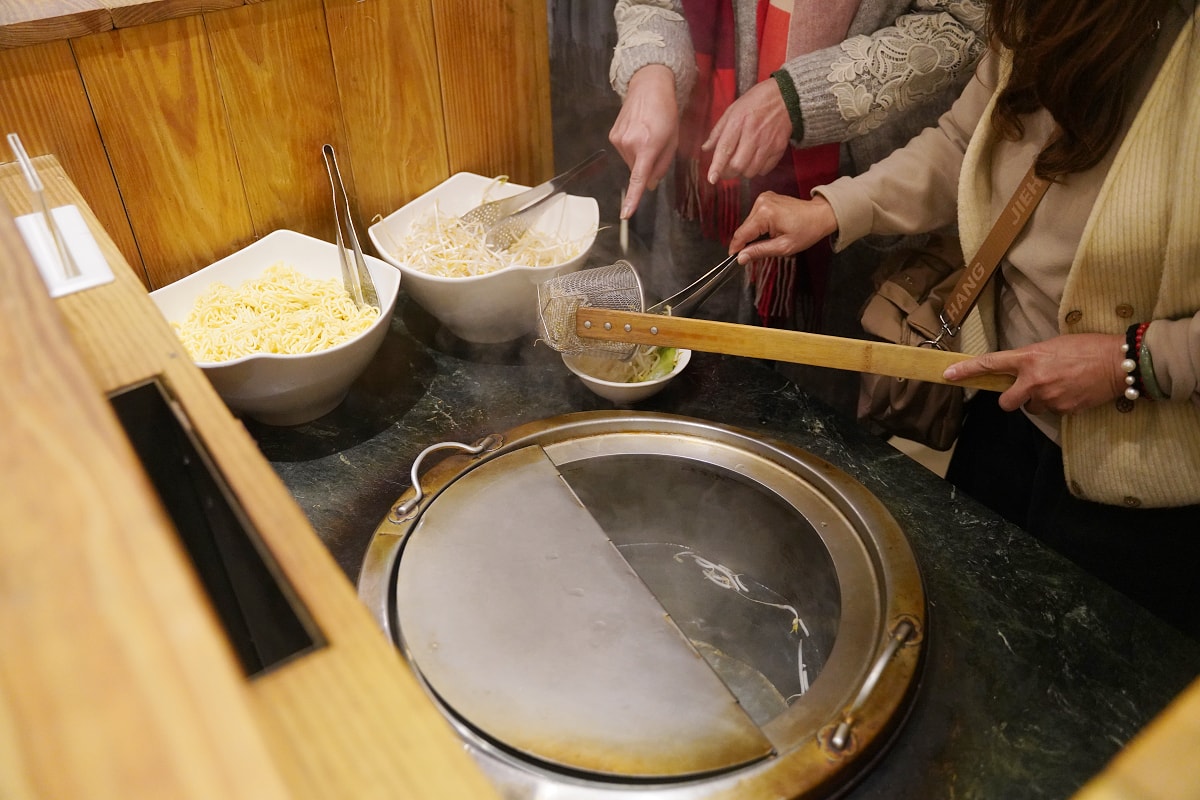 【武陵農場國民賓館山水館】武陵農場住宿推薦 一泊二食自助早晚餐吃到飽 七家灣溪旁盡享優美風景