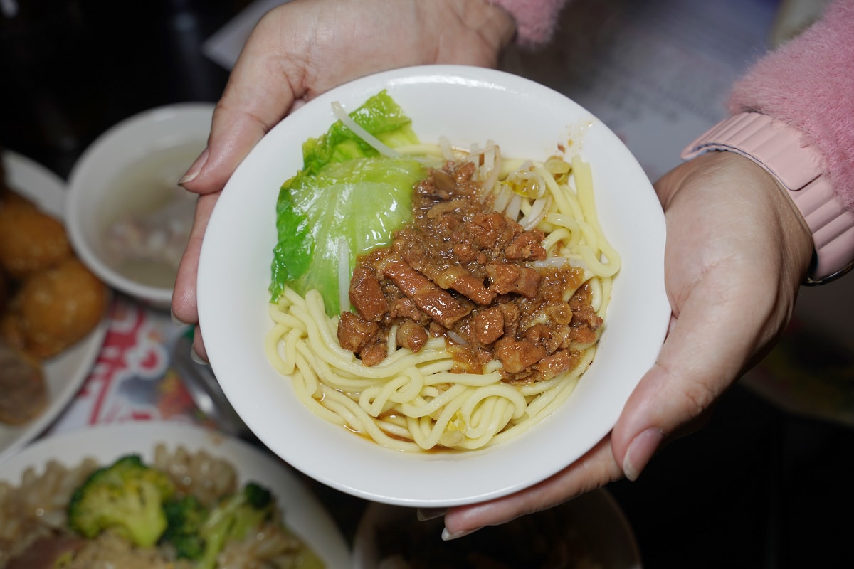 【武陵農場國民賓館山水館】武陵農場住宿推薦 一泊二食自助早晚餐吃到飽 七家灣溪旁盡享優美風景