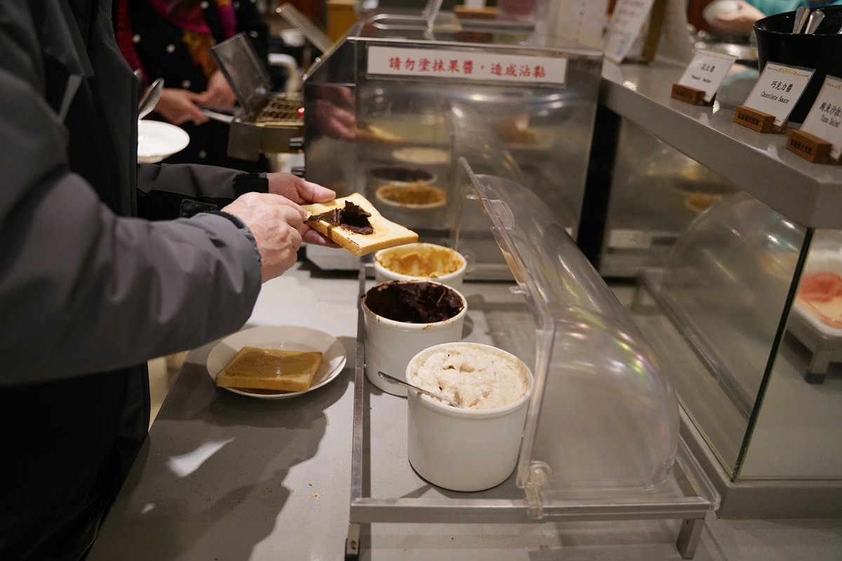 【武陵農場國民賓館山水館】武陵農場住宿推薦 一泊二食自助早晚餐吃到飽 七家灣溪旁盡享優美風景