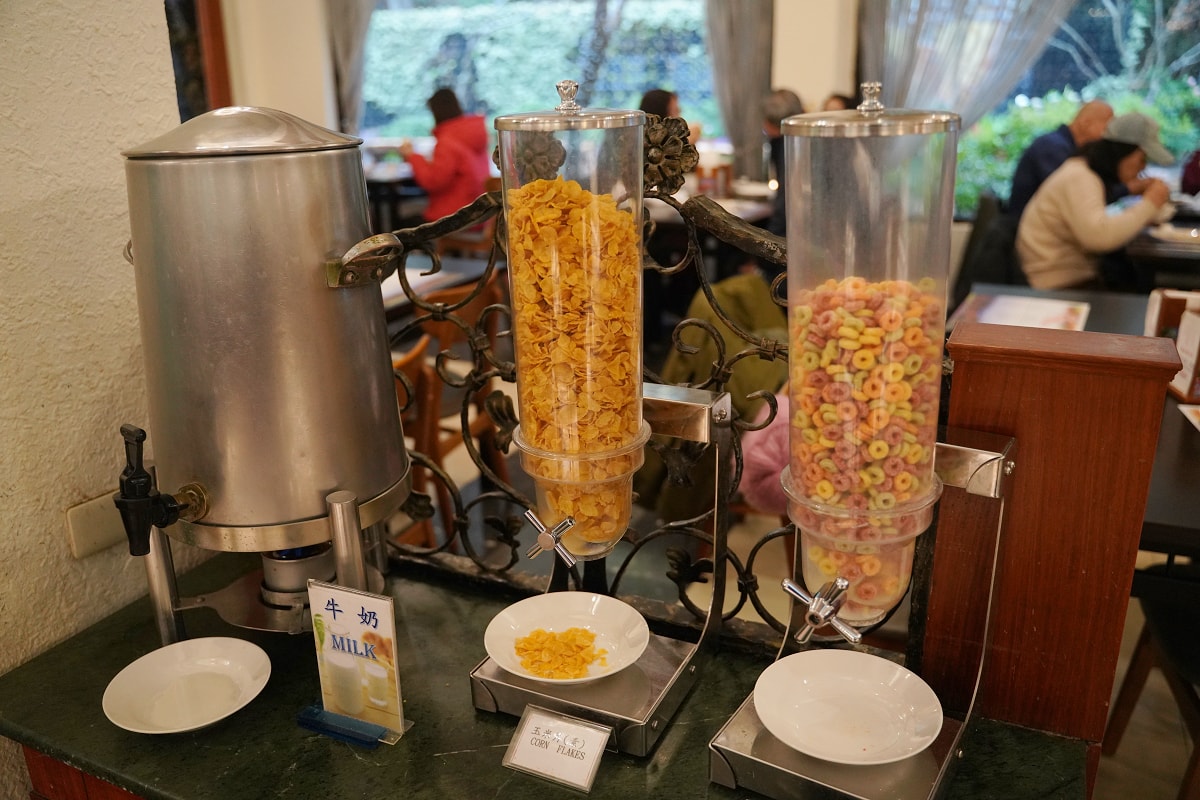 【武陵農場國民賓館山水館】武陵農場住宿推薦 一泊二食自助早晚餐吃到飽 七家灣溪旁盡享優美風景