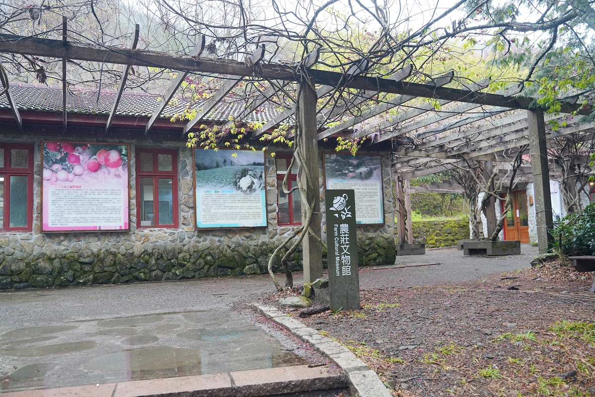 【武陵農莊文物館】武陵農場免費室內景點推薦 京華橋旁橫跨七家灣溪 展示開墾時期歷史文物 - 第4張圖 【武陵農莊文物館】武陵農場免費室內景點推薦 京華橋旁橫跨七家灣溪 展示開墾時期歷史文物