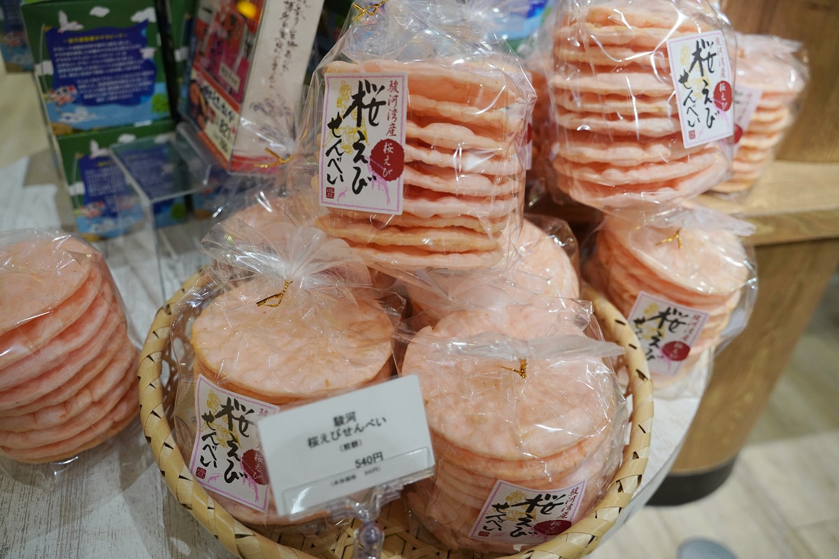 【上里服務區】成立於1980年熱門中途停留點 招牌當地豚肉「姫豚」和「上里小麥」製伴手禮 - 第14張圖 【上里服務區】成立於1980年熱門中途停留點 招牌當地豚肉「姫豚」和「上里小麥」製伴手禮