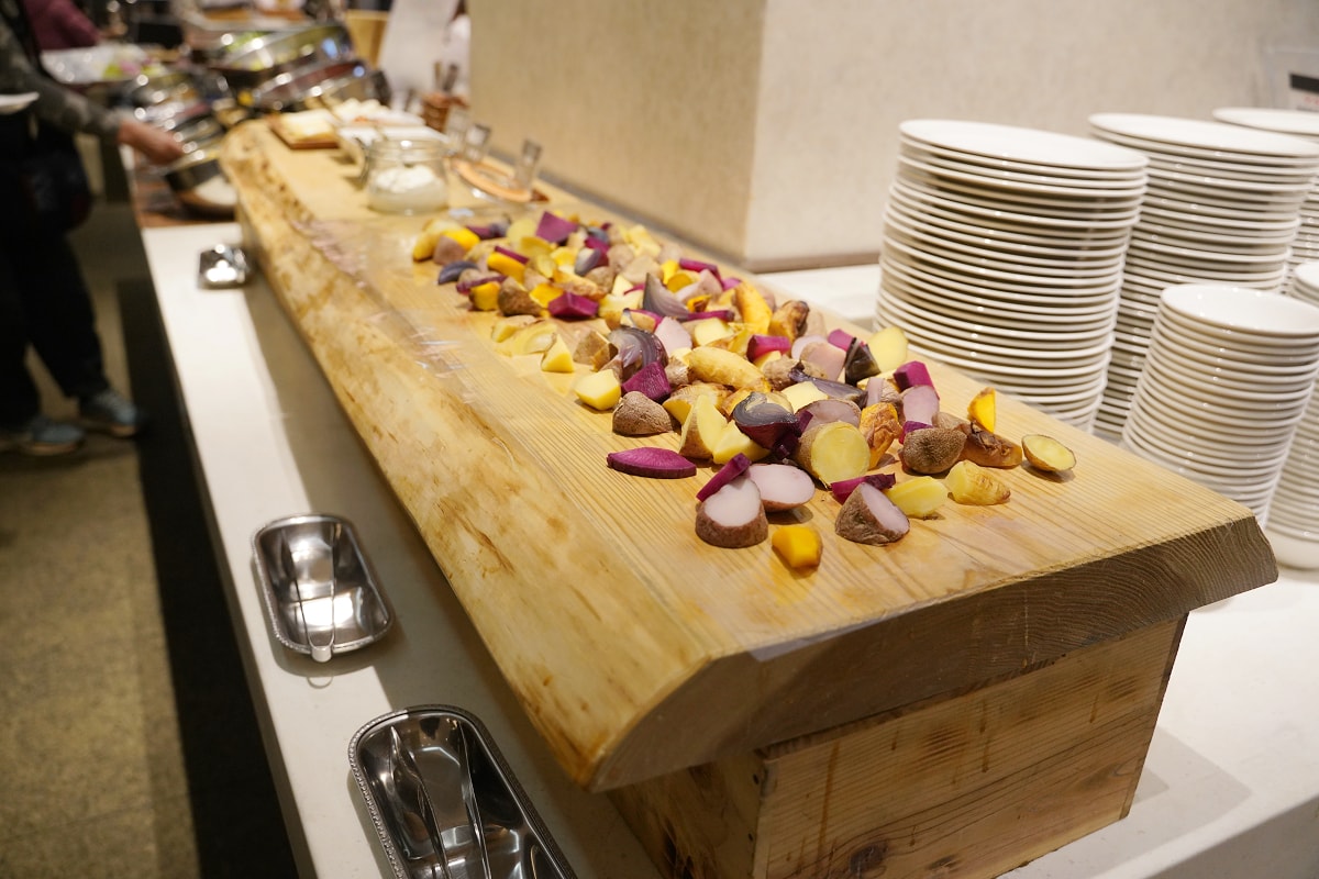【The Plate】新井樂天滑雪渡假村美食餐廳推薦 西式吃到飽餐廳 早晚餐料理種類豐富