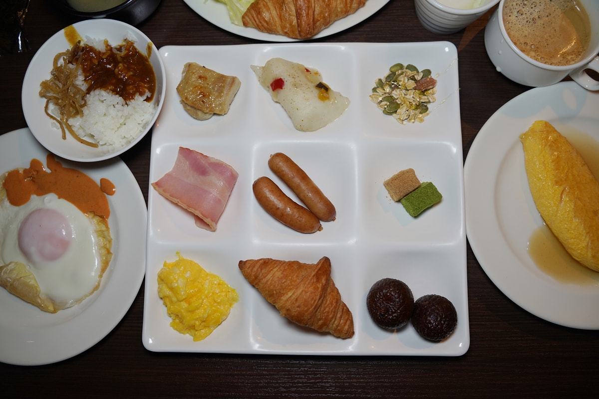 【The Plate】新井樂天滑雪渡假村美食餐廳推薦 西式吃到飽餐廳 早晚餐料理種類豐富