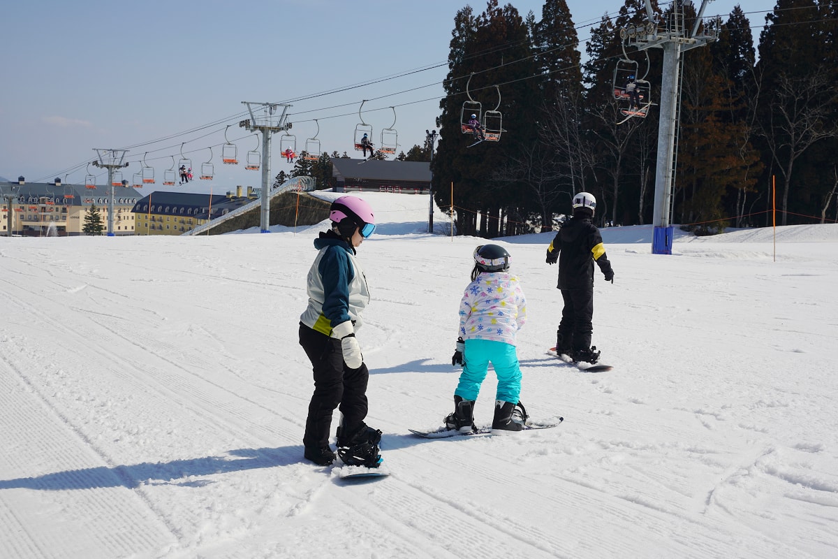 【美黛子日本滑雪課程心得分享】新潟新井樂天滑雪場 含全日纜車票/租賃滑雪裝備 送室內滑雪課程 - 第19張圖 【美黛子日本滑雪課程心得分享】新潟新井樂天滑雪場 含全日纜車票/租賃滑雪裝備 送室內滑雪課程