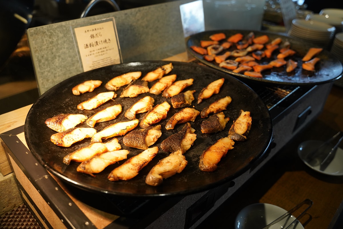 【日本料理餐廳 Asahi】新井樂天滑雪渡假村日式早餐自助吧/晚餐會席料理 絕美雪景精緻料理