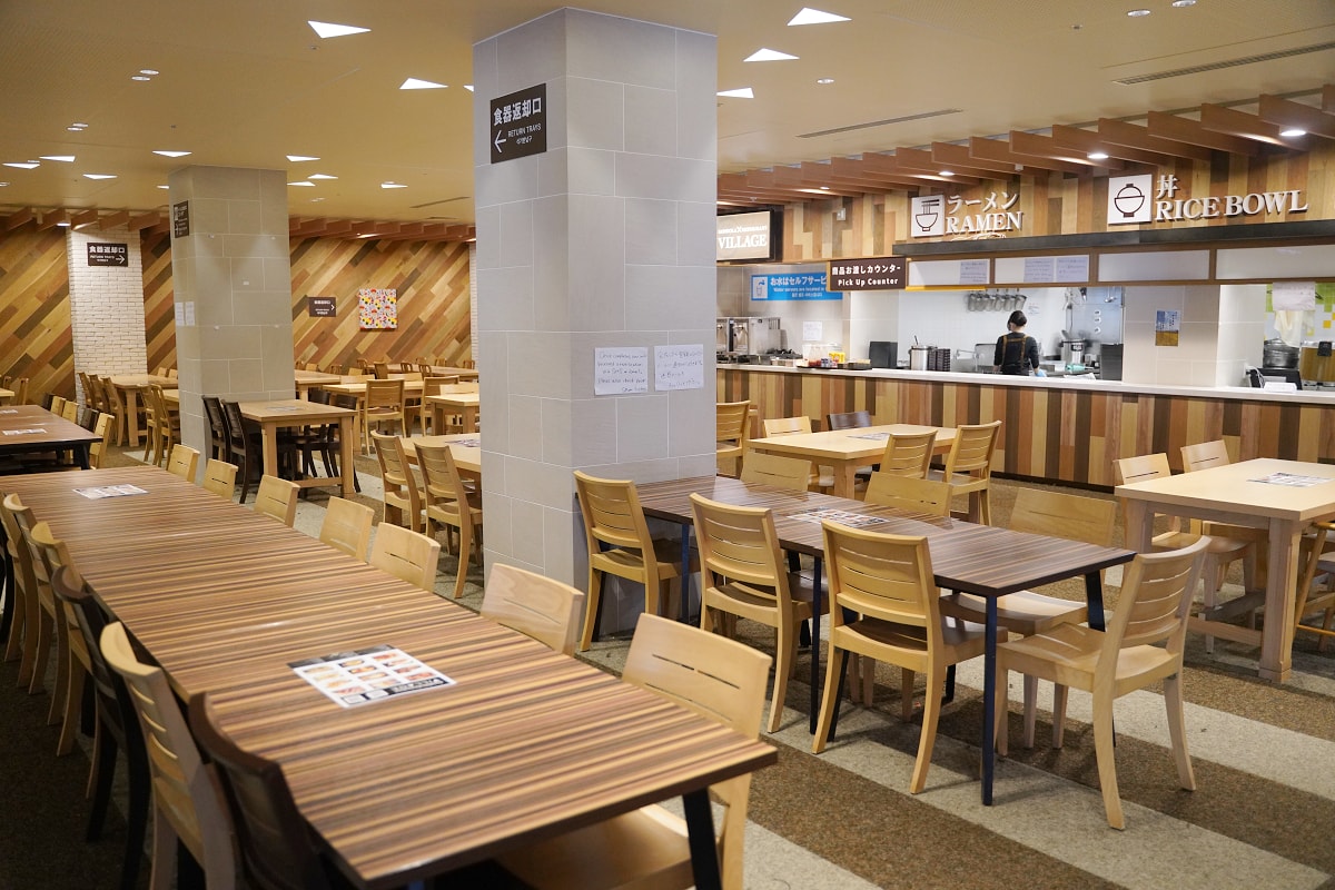 【Gondola Restaurant Village】新井樂天滑雪渡假村午餐滑雪場纜車站內