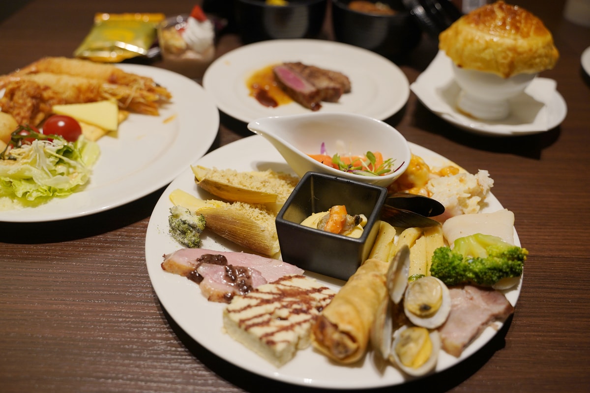 【The Plate】新井樂天滑雪渡假村美食餐廳推薦 西式吃到飽餐廳 早晚餐料理種類豐富