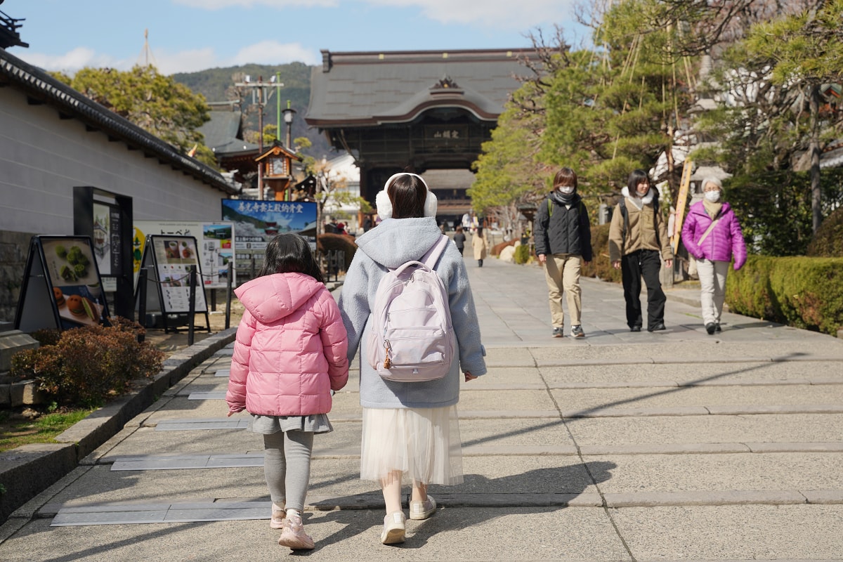 【善光寺】日本長野市必訪景點 創建於西元644年 建築物國寶/重要文化財 善光寺阿彌陀三尊