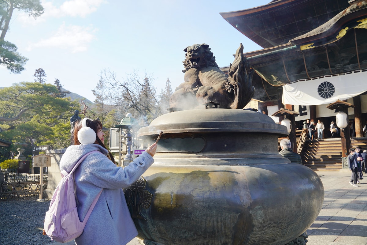 【善光寺】日本長野市必訪景點 創建於西元644年 建築物國寶/重要文化財 善光寺阿彌陀三尊