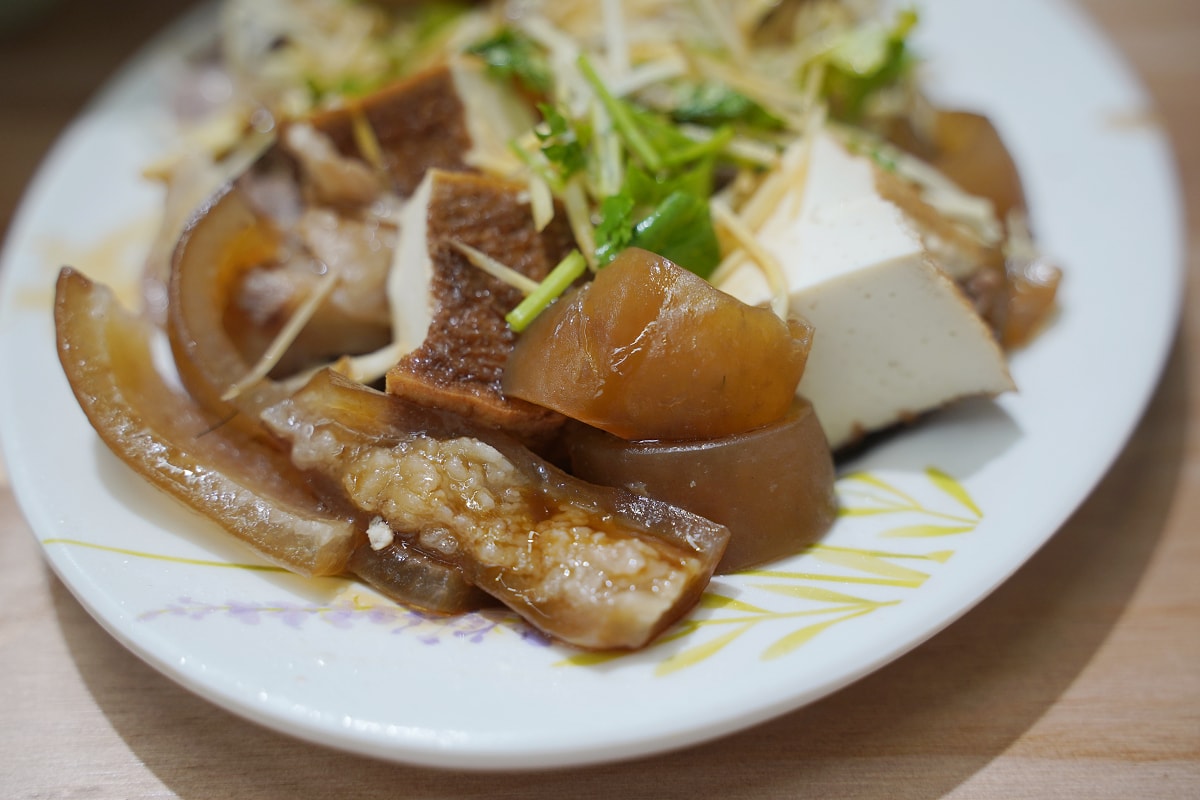 【陳古早味小吃店】內壢傳統市場早午餐推薦 創立於民國61年 美味好吃餛飩麵/鹹湯圓