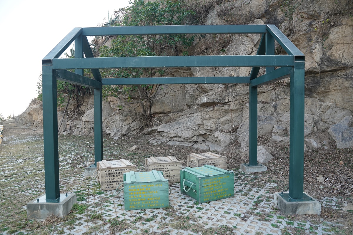 【馬祖北竿短坡陣地】北竿具代表性戰地景觀：鎮島之砲八吋榴砲陣地/一九三旅砲兵營 遠眺北竿機場