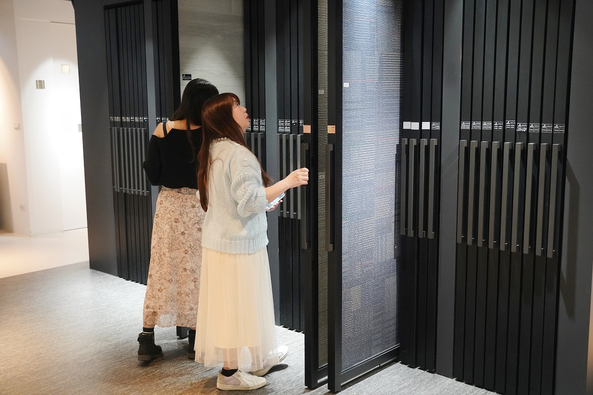 【中古屋地板改裝推薦】富銘地板ABC商用地磚 全台最大PVC地材廠商 專業師傅到家鋪設