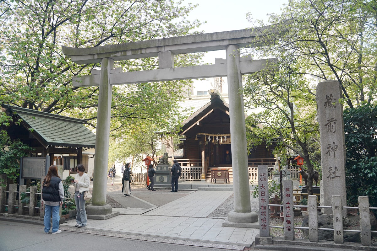 【藏前神社】東京藏前必去景點 建於1694年東京賞櫻景點推薦 春天必拍「藏前櫻＋金合歡」美景