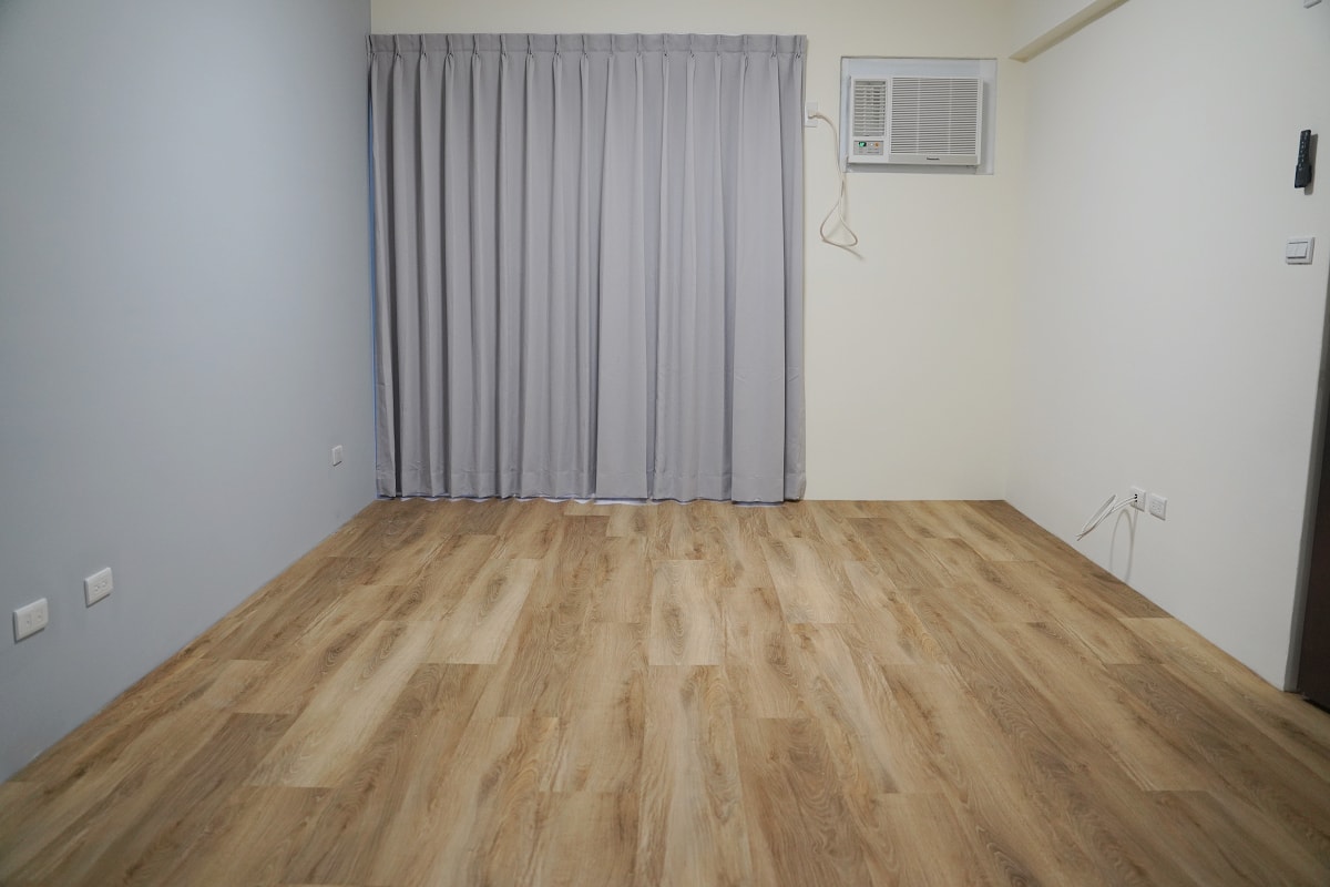 【中古屋地板改裝推薦】富銘地板ABC商用地磚 全台最大PVC地材廠商 專業師傅到家鋪設