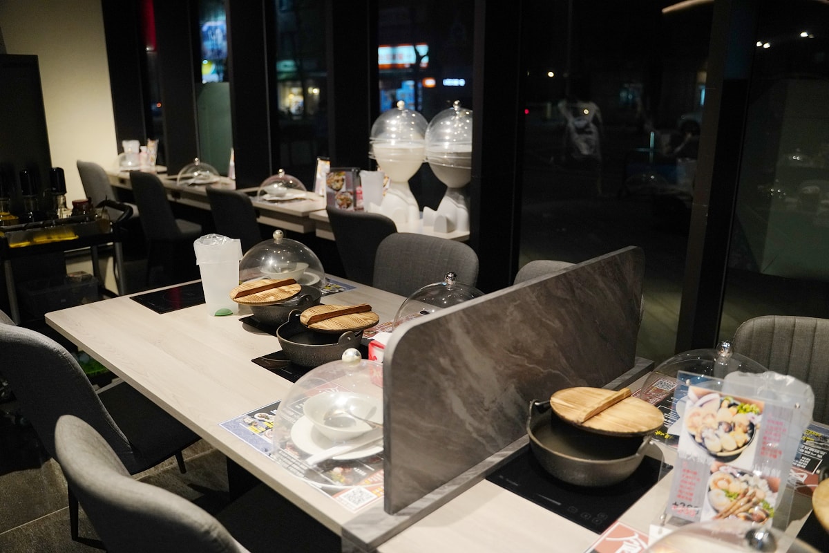 【食鍋性也海鮮鍋物藝文店】桃園藝文特區火鍋推薦 鮮魚+蛤蜊提煉鮮美高湯 加價升級肉肉吃到飽