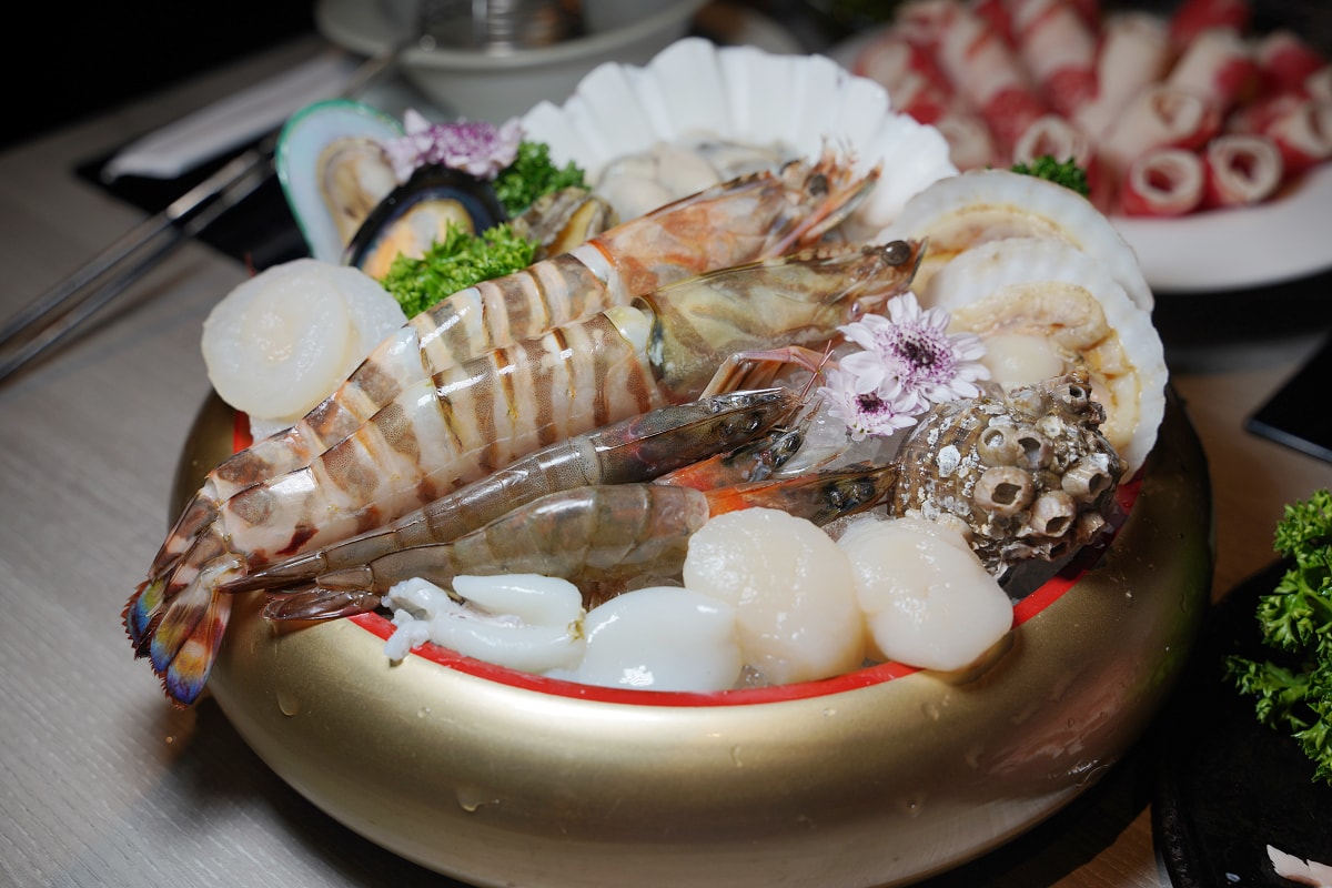 【食鍋性也海鮮鍋物藝文店】桃園藝文特區火鍋推薦 鮮魚+蛤蜊提煉鮮美高湯 加價升級肉肉吃到飽