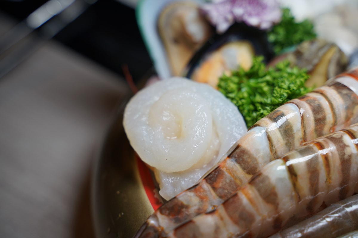 【食鍋性也海鮮鍋物藝文店】桃園藝文特區火鍋推薦 鮮魚+蛤蜊提煉鮮美高湯 加價升級肉肉吃到飽