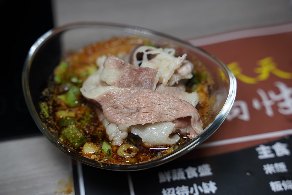 【食鍋性也海鮮鍋物藝文店】桃園藝文特區火鍋推薦 鮮魚+蛤蜊提煉鮮美高湯 加價升級肉肉吃到飽