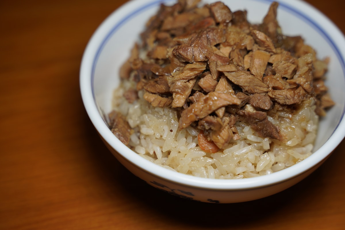 【小滿 嘉義米糕 香菇肉羹】中壢觀光夜市美食小吃推薦 銅板美食真材實料 正統嘉義生炒鴨肉羹