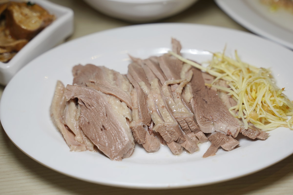 【豪爽鴨鴨肉專賣店內壢店】內壢忠孝路美食小吃推薦 內用鴨骨湯喝到飽 蔥油雞便當美味必點